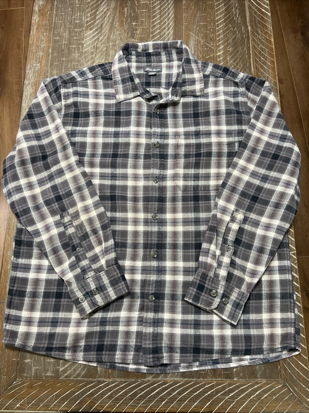 Eddie Bauer Plaid Flannel Shirt Men’s XL Black Gray White Button Down
